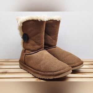UGG Australia Womens | Chestnut | Bailey Button Winter Boots Size 6